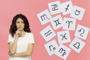 Le stelle sembrano riservare scenari molto diversi per i segni zodiacali: mentre alcuni vivranno mesi ricchi di opportunità e successi,
